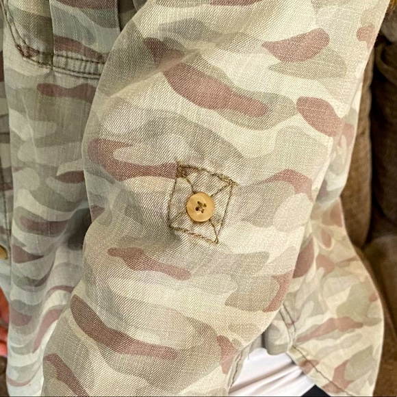 american eagle camo button down - Picture 2 of 4